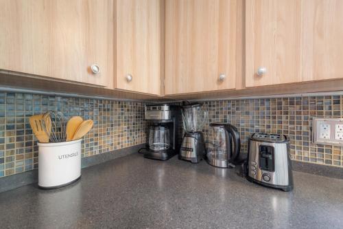 A Dream Vacation Home Only 5 Mins To Beaches And With Pool