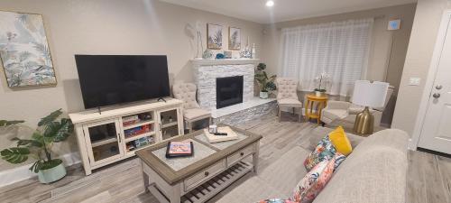 Largo Ranch House, 3 Bedroom, 2 Bathroom, Heated/cooled Private Pool.