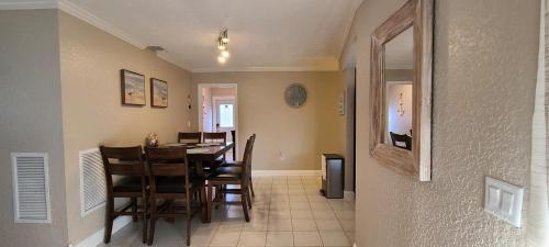 Largo Ranch House, 3 Bedroom, 2 Bathroom, Heated/cooled Private Pool.