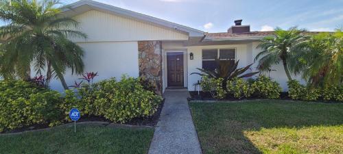 Largo Ranch House, 3 Bedroom, 2 Bathroom, Heated/cooled Private Pool.
