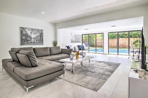 Fort Lauderdale Home Near Shops, Cafes, Beach