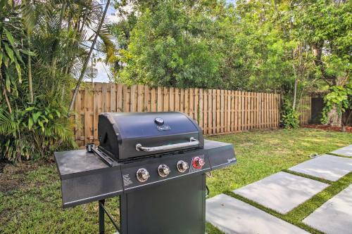 Fort Lauderdale Home Near Shops, Cafes, Beach