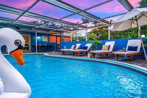 Pool And Hot Tub Just 10 Close To All
