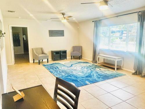 Spacious 4br/3ba. Approx. 5 Mins From Beach, Downtown, Airport, Etc!