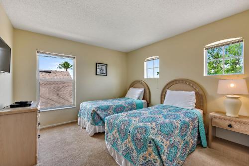 Hampton Lakes By Shine Villas