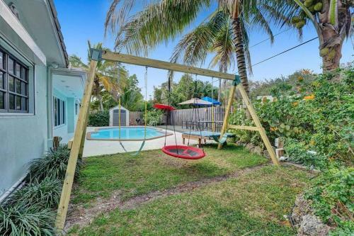Stylish 4 Bedroom Property With Pool In Hollywood