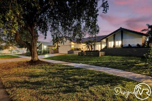 6br Tropical Oasis With Private Heated Pool & Gameroom