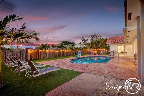 6br Tropical Oasis With Private Heated Pool & Gameroom