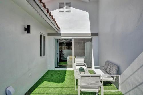 6br Tropical Oasis With Private Heated Pool & Gameroom