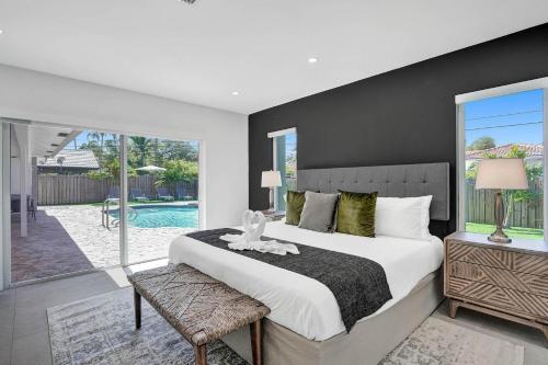 6br Tropical Oasis With Private Heated Pool & Gameroom