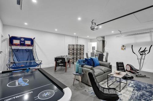 6br Tropical Oasis With Private Heated Pool & Gameroom