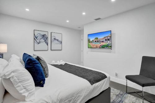 6br Tropical Oasis With Private Heated Pool & Gameroom