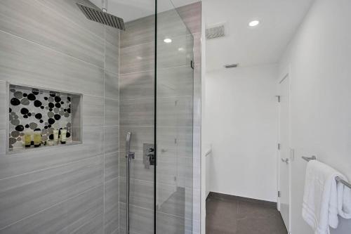 6br Tropical Oasis With Private Heated Pool & Gameroom
