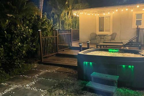 Hollywood House With Jacuzzi