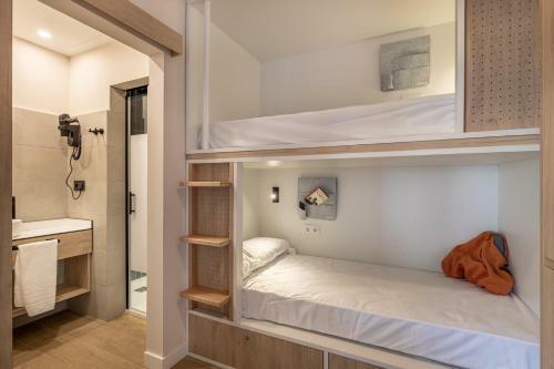 Albergue L�bere C�rdoba Patio Santa Marta