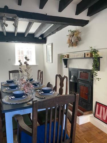 The Nook- A Rustic Cottage In A Beautiful Village.
