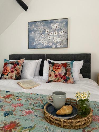 The Nook- A Rustic Cottage In A Beautiful Village.