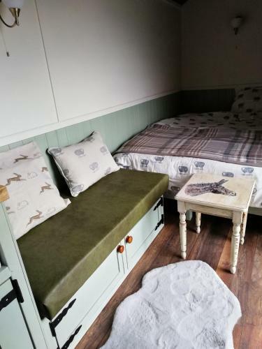 Hostal Durham Donkey Rescue Shepherds Hut