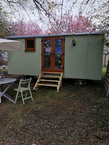 Hostal Durham Donkey Rescue Shepherds Hut