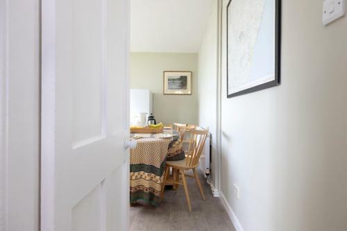 Altido Gorgeous Cottage With Garden & Great Views