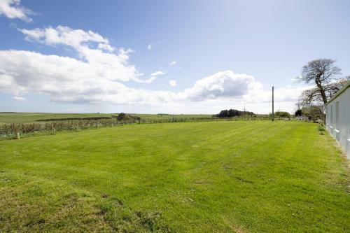 Altido Gorgeous Cottage With Garden & Great Views