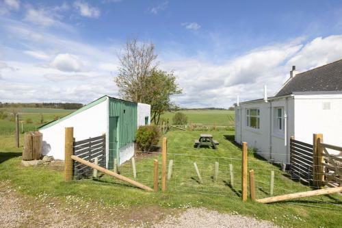 Altido Gorgeous Cottage With Garden & Great Views