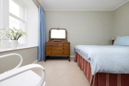 Altido Gorgeous Cottage With Garden & Great Views