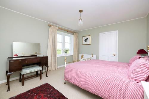 Altido Gorgeous Cottage With Garden & Great Views