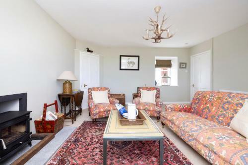 Altido Gorgeous Cottage With Garden & Great Views