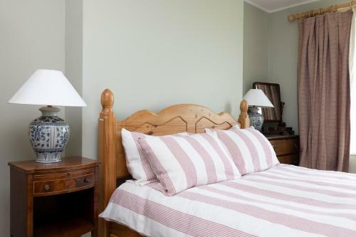 Altido Gorgeous Cottage With Garden & Great Views