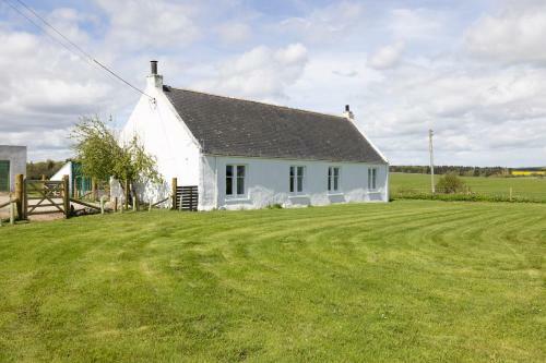 Altido Gorgeous Cottage With Garden & Great Views