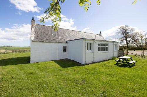 Altido Gorgeous Cottage With Garden & Great Views