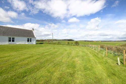 Altido Gorgeous Cottage With Garden & Great Views