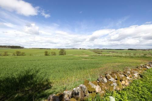 Altido Gorgeous Cottage With Garden & Great Views