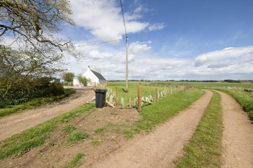 Altido Gorgeous Cottage With Garden & Great Views