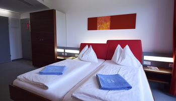 All In Red Thermenhotel