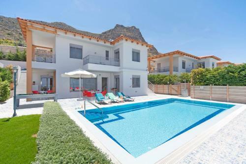 Villa Danae Red By Villa Plus