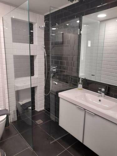 Square Apartment