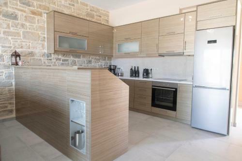 Aeonios Luxury Villa