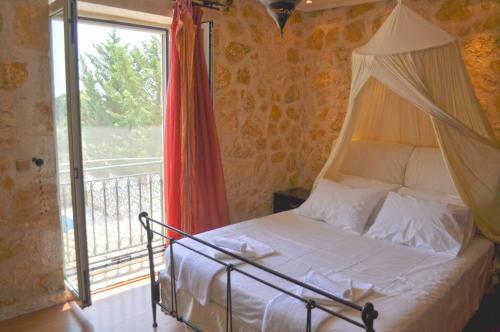 Stone Pool House Gouvia
