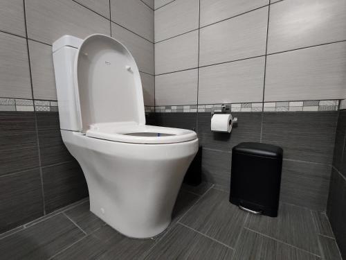 Silver Pearl Apartment #1