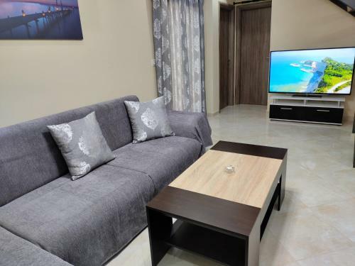 Silver Pearl Apartment #1