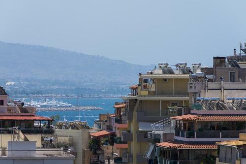 Apartment With Terrace In Piraeus