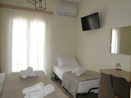 Chrysanthe's Apartments No2