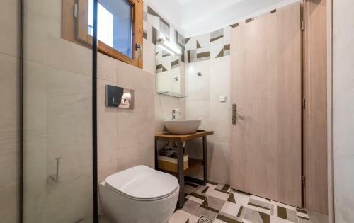 Ionis Apartments