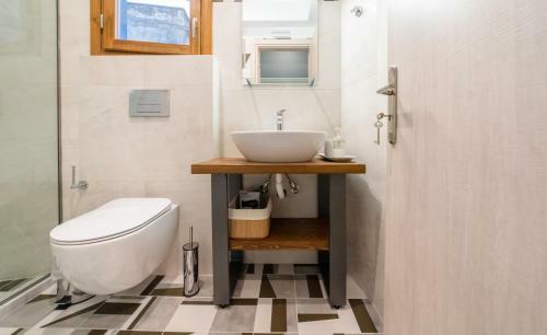Ionis Apartments