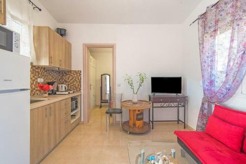 Roula Apartment