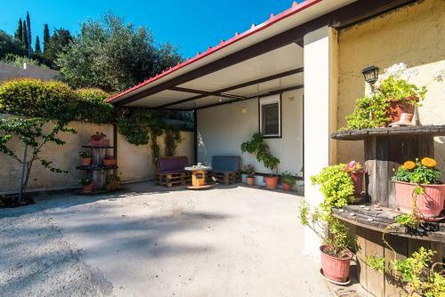 Roula Apartment