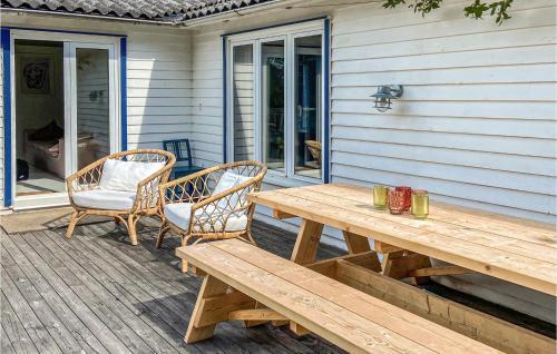 Awesome Home In Tr�sl�vsl�ge With 4 Bedrooms #269