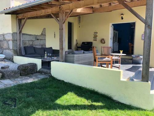 Accommodation With Bar And Swimming Pool (max.16p)